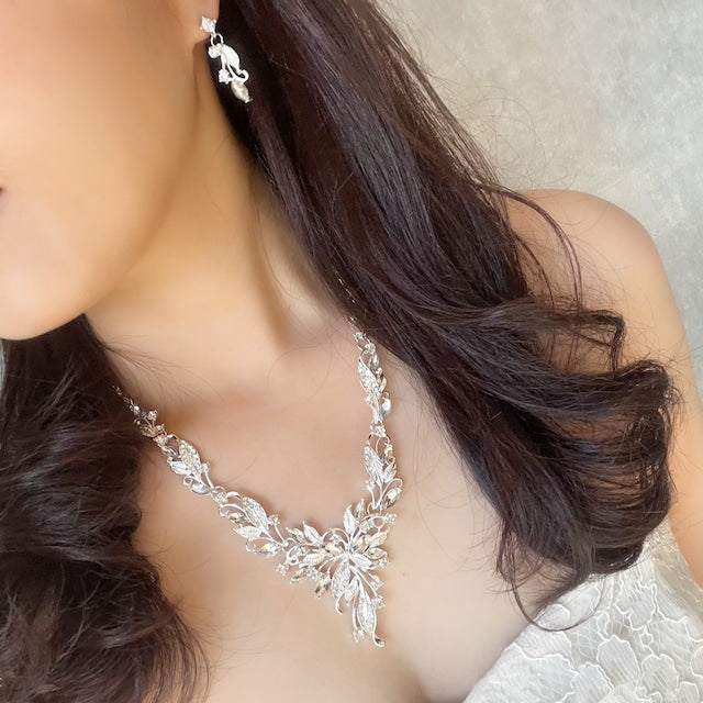 vif silver ビジューブライダルネックレス&ピアスset 【結婚式　アクセサリーセット】