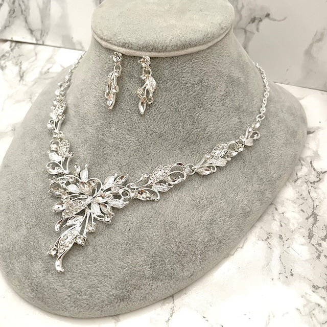 vif silver ビジューブライダルネックレス&ピアスset 【結婚式 アクセサリーセット】