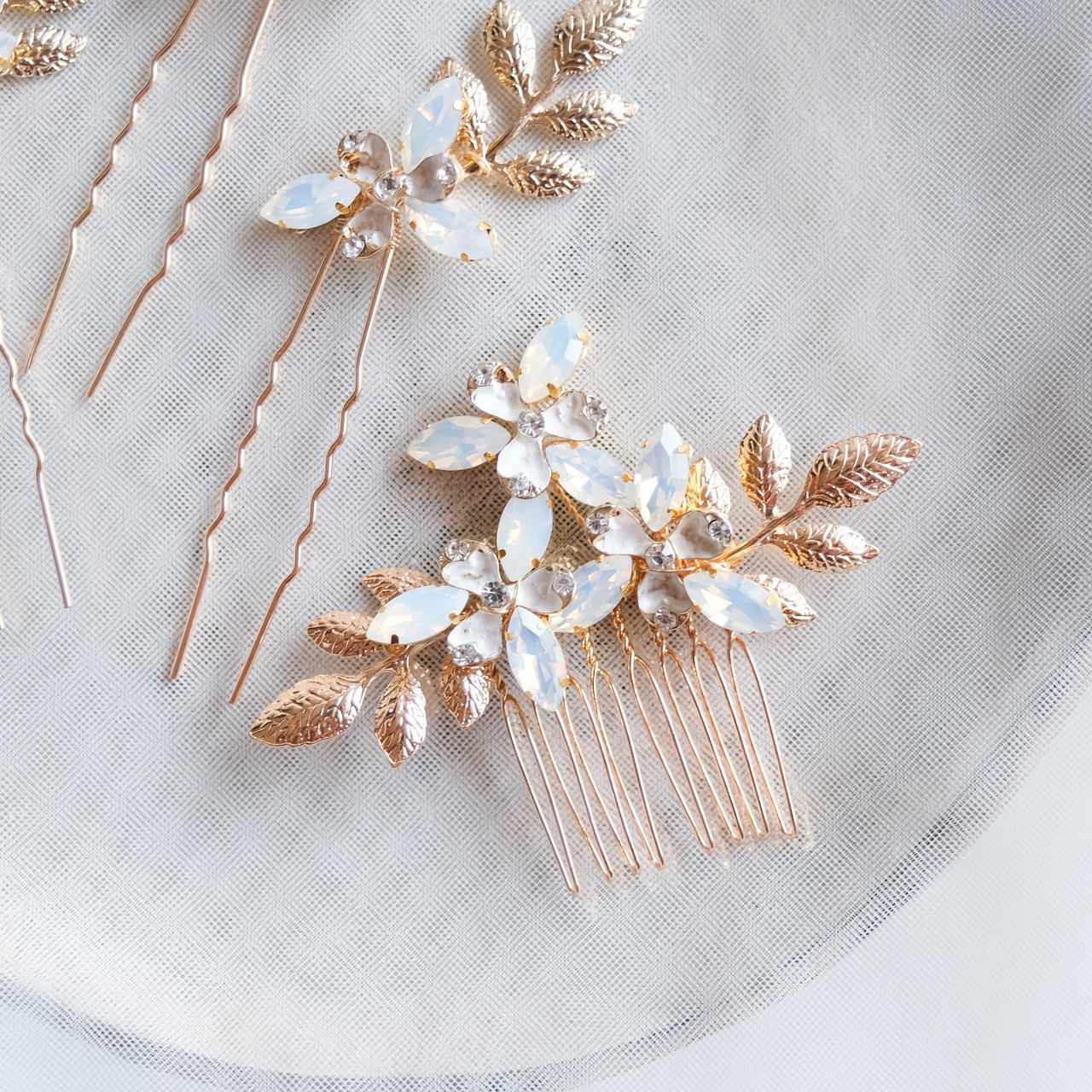(4点セット) ブライダルヘッドドレス フラワー リーフ ヘッドコーム ピン【ゴールド】p11 【結婚式 ヘアアクセサリー】