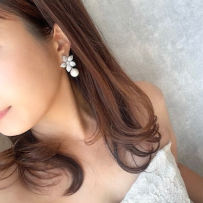 【ピアス・イヤリング】porte ジルコニアフラワーパールピアス 【結婚式　ピアス　イヤリング】