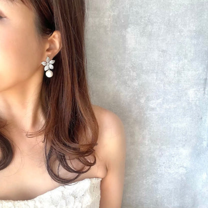 【ピアス・イヤリング】porte ジルコニアフラワーパールピアス 【結婚式 ピアス イヤリング】