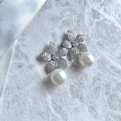 【ピアス・イヤリング】porte ジルコニアフラワーパールピアス 【結婚式 ピアス イヤリング】