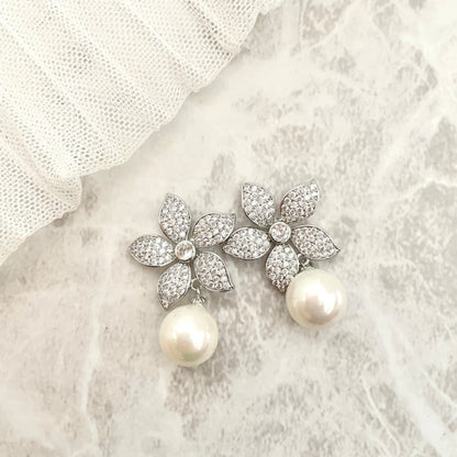【ピアス・イヤリング】porte ジルコニアフラワーパールピアス 【結婚式 ピアス イヤリング】