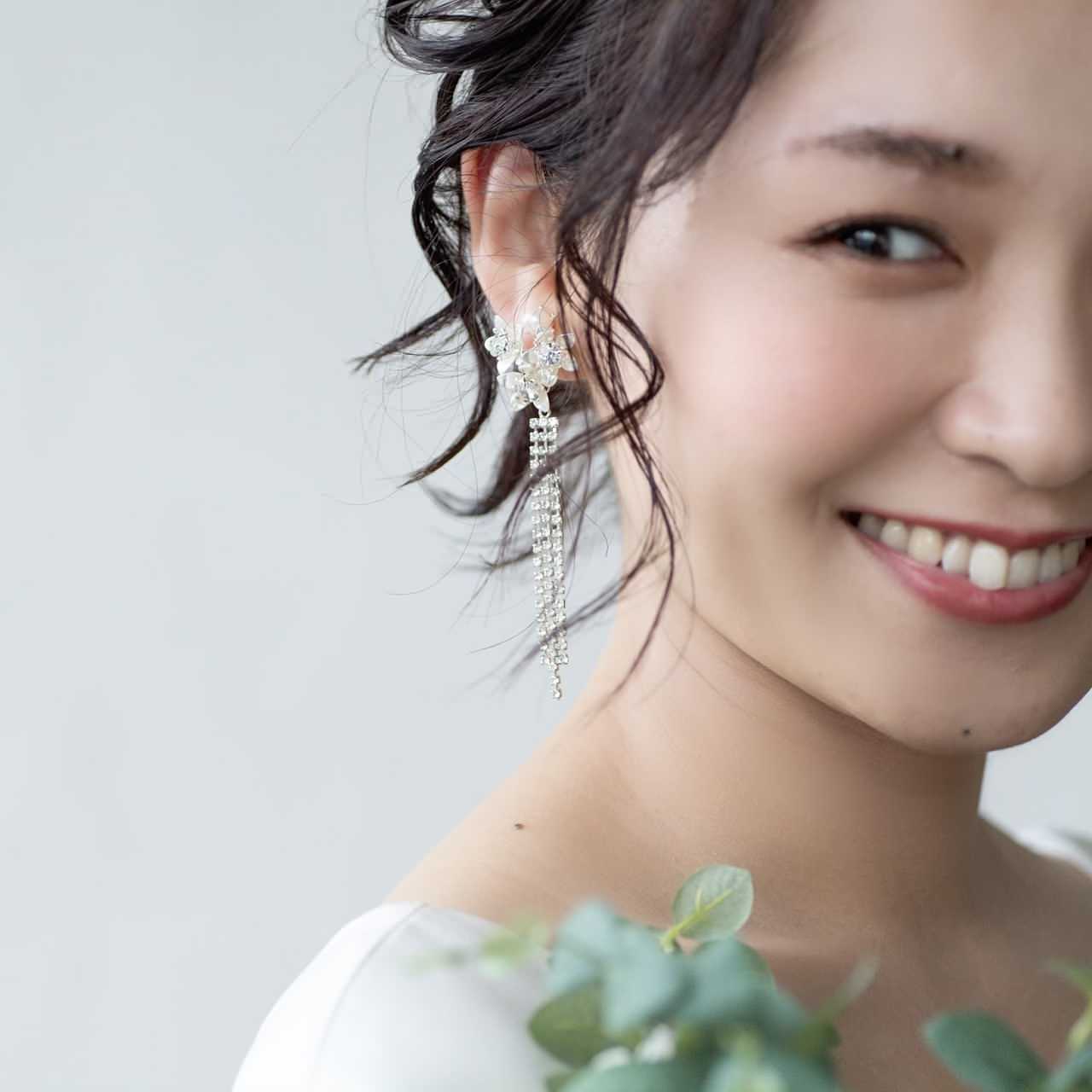 【イヤリング】ブライダルイヤリング ラインストーン タッセルイヤリング ウェディングイヤリング p30 【結婚式 ピアス イヤリング】