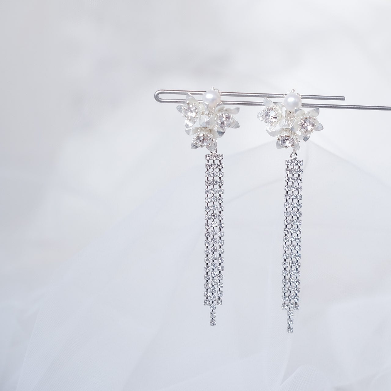 【ピアス】ブライダルピアス ラインストーン タッセルピアス ウェディングピアス p30 【結婚式 ピアス イヤリング】