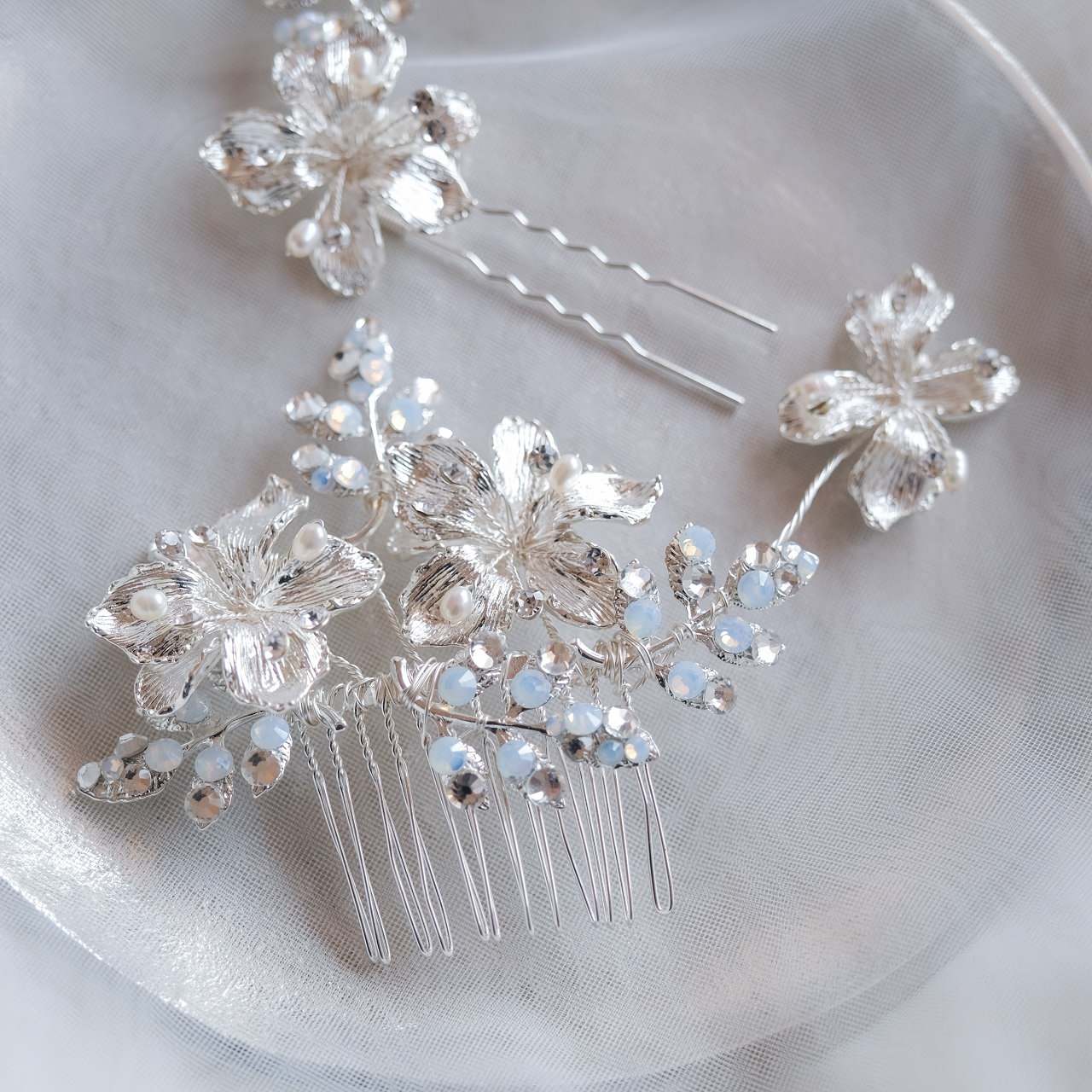 (2点セット) ブライダルヘッドドレス フラワー リーフ ヘッドコーム ピン シルバー p22 【結婚式 ヘアアクセサリー】