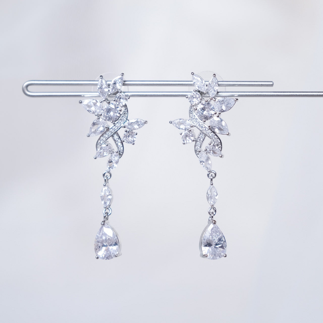 【ピアス】ジルコニア ビジュー ウェディングピアス ブライダルピアス p23 【結婚式 ピアス イヤリング】