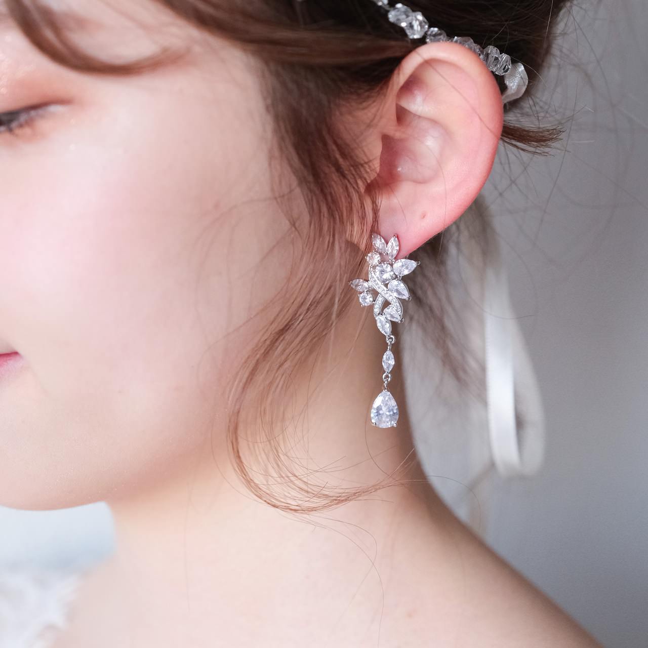 【イヤリング】ジルコニア ビジュー ウェディングイヤリング ブライダルイヤリング p23 【結婚式 ピアス イヤリング】