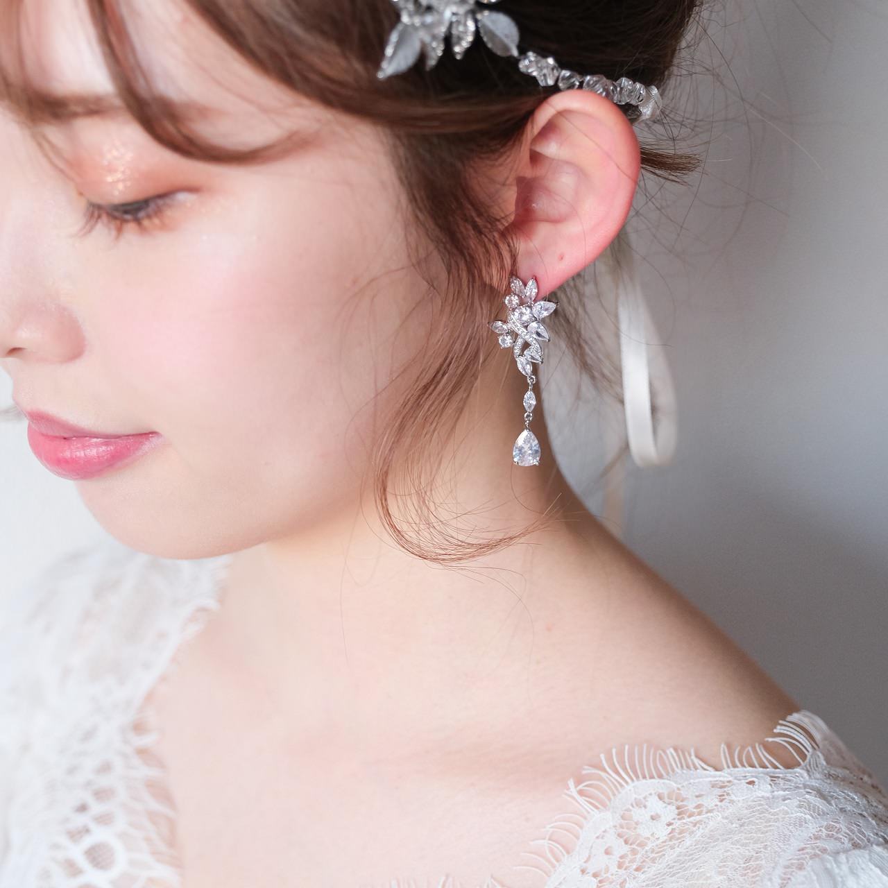 【イヤリング】ジルコニア ビジュー ウェディングイヤリング ブライダルイヤリング p23 【結婚式 ピアス イヤリング】