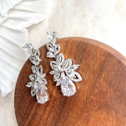 【ピアス・イヤリング】miroir ジルコニアブライダルピアス 【結婚式 ピアス イヤリング】