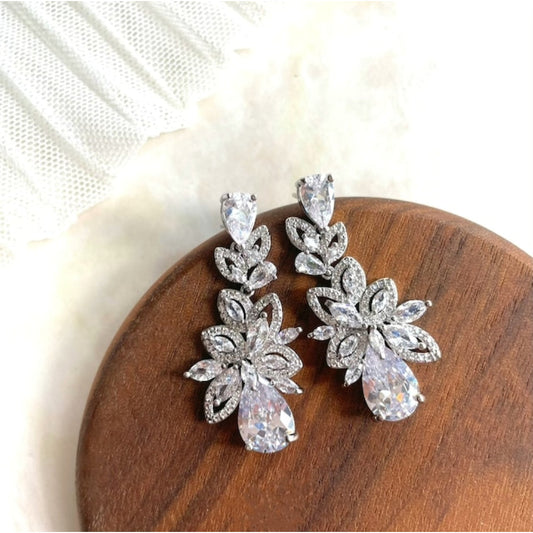 【ピアス・イヤリング】miroir ジルコニアブライダルピアス 【結婚式 ピアス イヤリング】