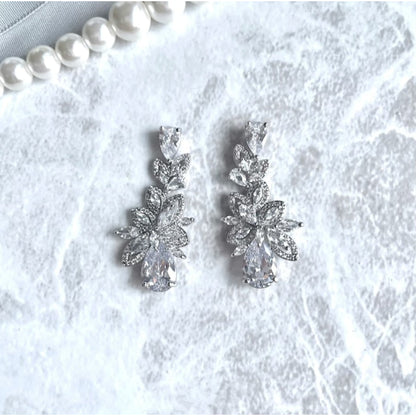 【ピアス・イヤリング】miroir ジルコニアブライダルピアス 【結婚式 ピアス イヤリング】