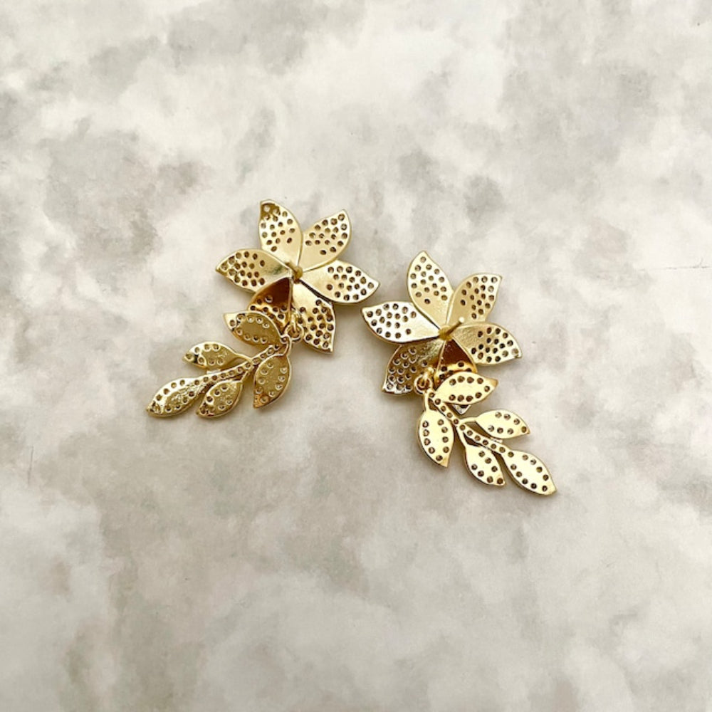 【ピアス・イヤリング】narcisse yellowgoldジルコニアフラワーピアス 【結婚式 ピアス イヤリング】