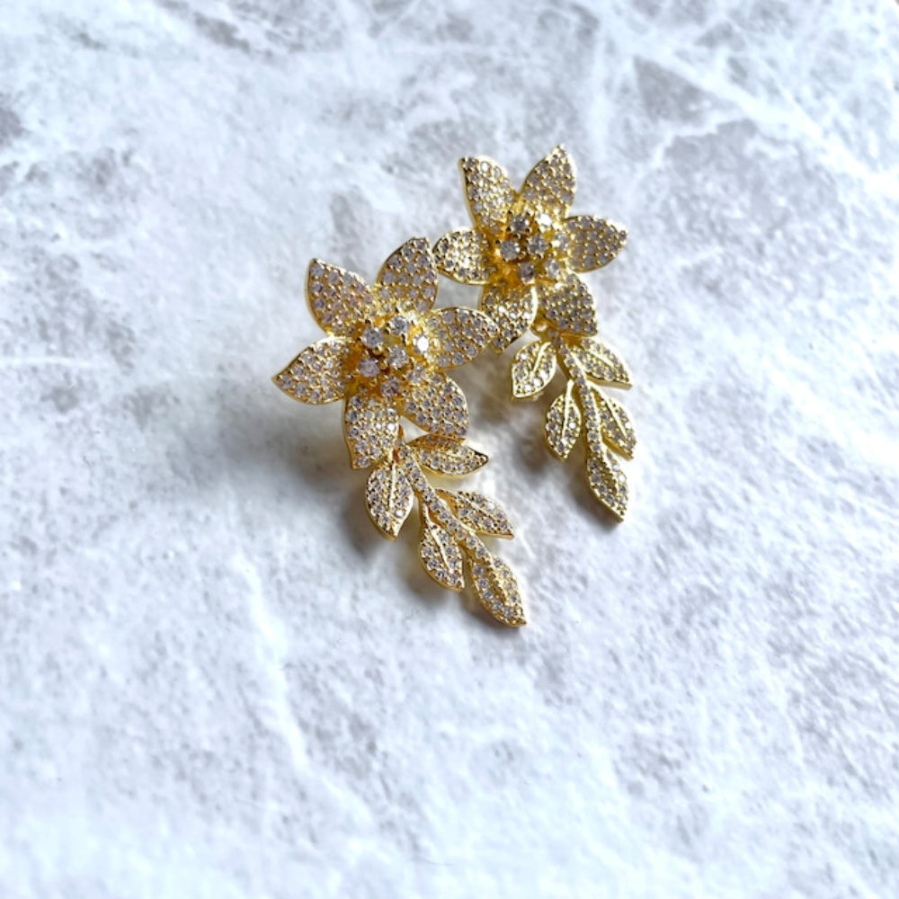 【ピアス・イヤリング】narcisse yellowgoldジルコニアフラワーピアス 【結婚式 ピアス イヤリング】