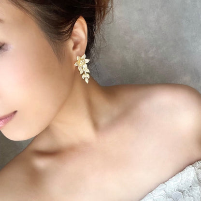 【ピアス・イヤリング】narcisse yellowgoldジルコニアフラワーピアス 【結婚式 ピアス イヤリング】