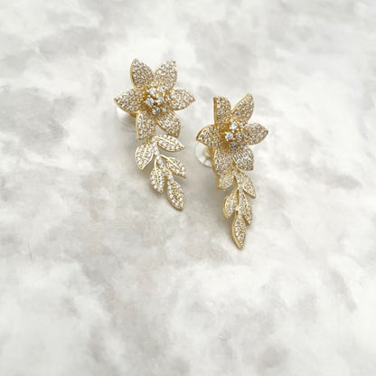 【ピアス・イヤリング】narcisse yellowgoldジルコニアフラワーピアス 【結婚式　ピアス　イヤリング】