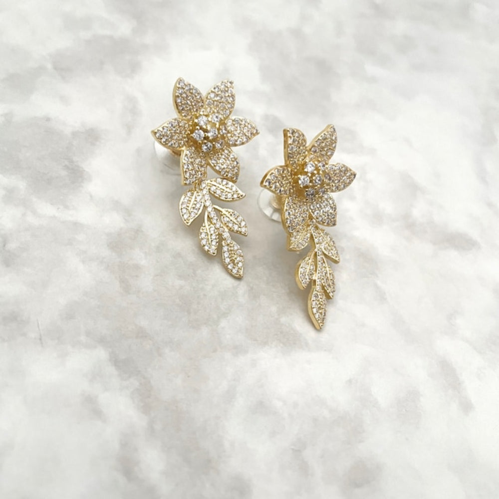 【ピアス・イヤリング】narcisse yellowgoldジルコニアフラワーピアス 【結婚式 ピアス イヤリング】