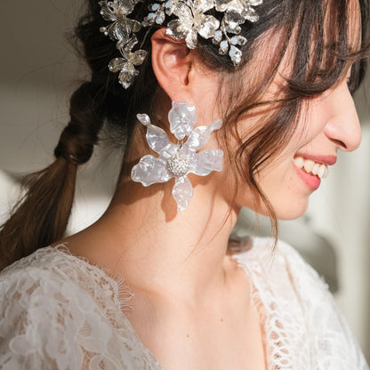 【ピアス】ブライダルピアス ウェディング ホワイトフラワー ビジュー クリアピアス q3 【結婚式 ピアス イヤリング】