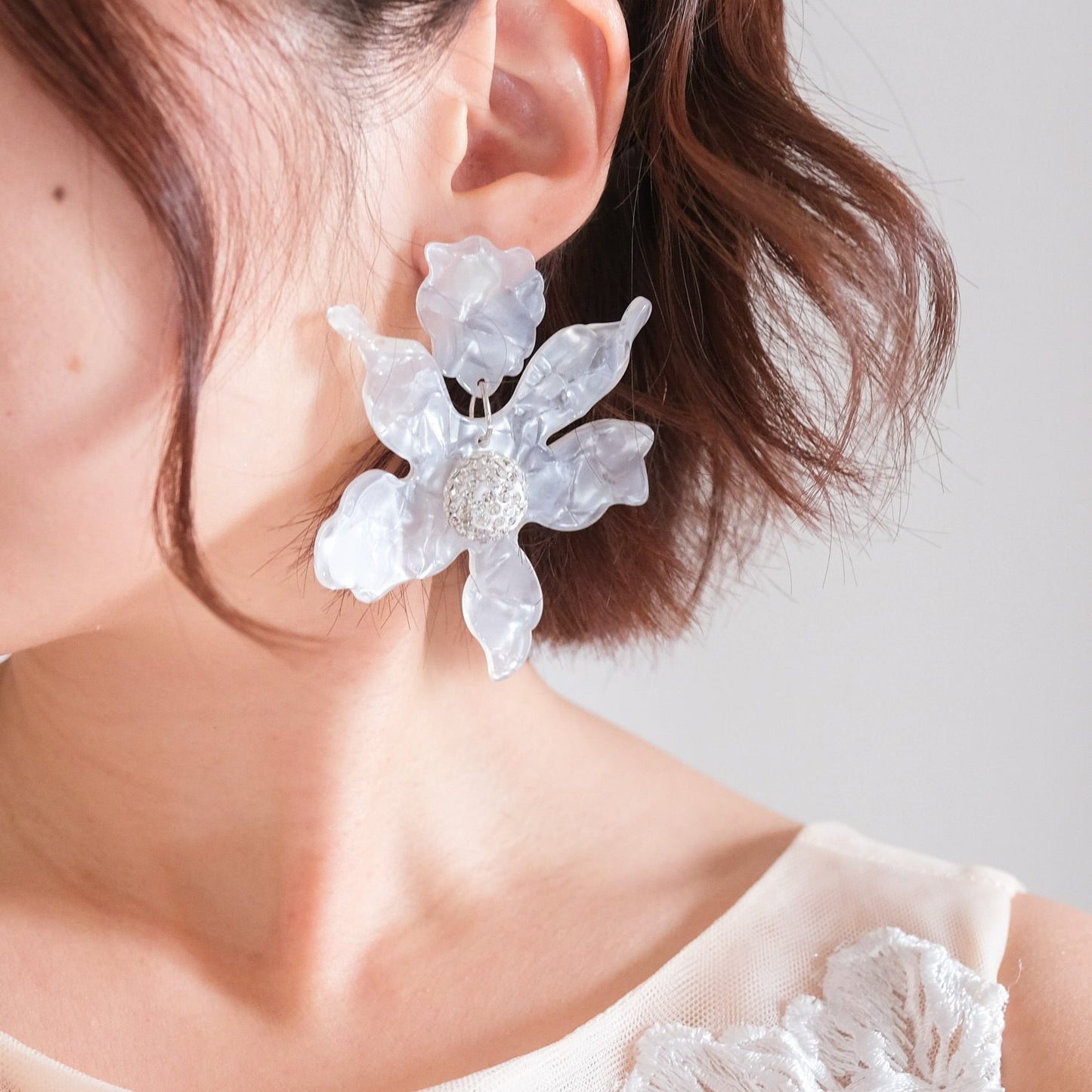 【ピアス】ブライダルピアス ウェディング ホワイトフラワー ビジュー クリアピアス q3 【結婚式 ピアス イヤリング】