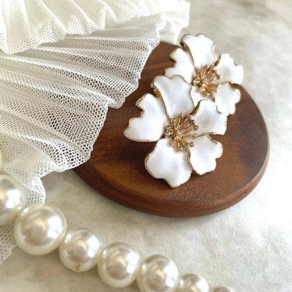 【ピアス・イヤリング】emu ゴールドフラワーピアス 【結婚式 ピアス イヤリング】