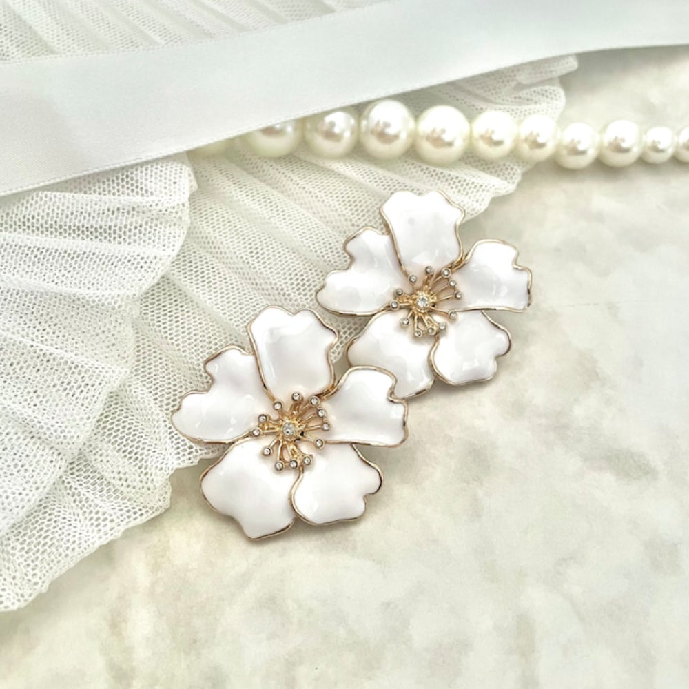 【ピアス・イヤリング】emu ゴールドフラワーピアス 【結婚式 ピアス イヤリング】
