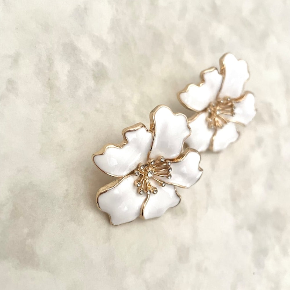 【ピアス・イヤリング】emu ゴールドフラワーピアス 【結婚式 ピアス イヤリング】