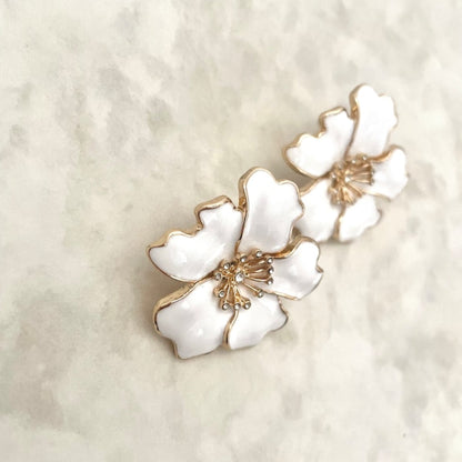 【ピアス・イヤリング】emu ゴールドフラワーピアス 【結婚式 ピアス イヤリング】