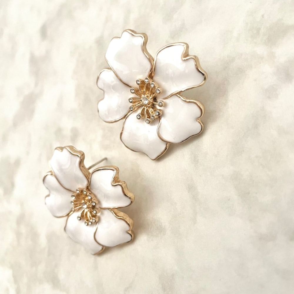 【ピアス・イヤリング】emu ゴールドフラワーピアス 【結婚式 ピアス イヤリング】