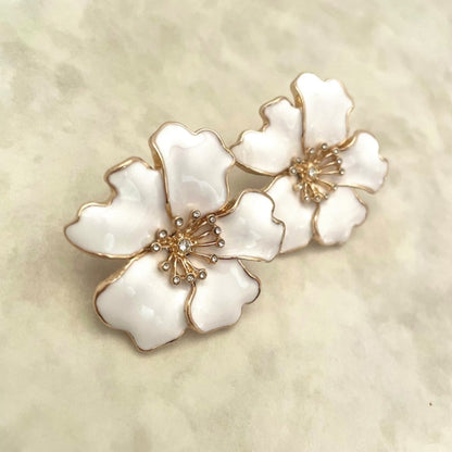 【ピアス・イヤリング】emu ゴールドフラワーピアス 【結婚式 ピアス イヤリング】