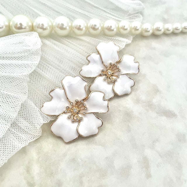 【ピアス・イヤリング】emu ゴールドフラワーピアス 【結婚式 ピアス イヤリング】