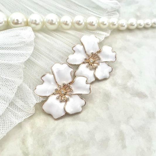 【ピアス・イヤリング】emu ゴールドフラワーピアス 【結婚式 ピアス イヤリング】