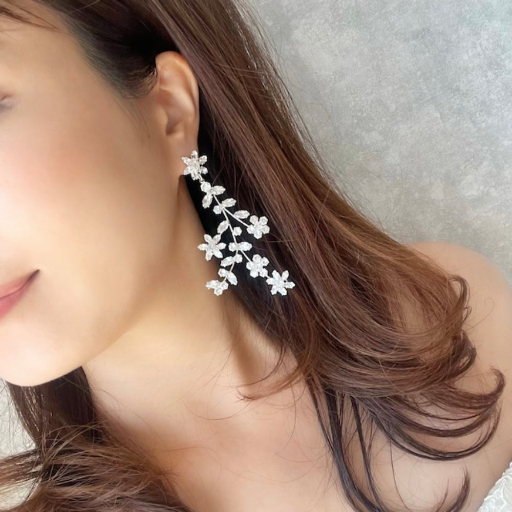 【ピアス・イヤリング】astre ジルコニアブライダルピアス 【結婚式　ピアス　イヤリング】