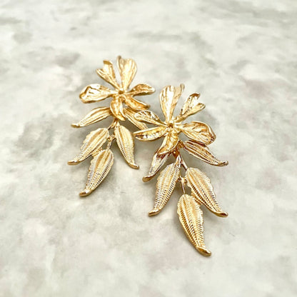 【ピアス・イヤリング】automne ゴールドフラワーピアス 【結婚式 ピアス イヤリング】