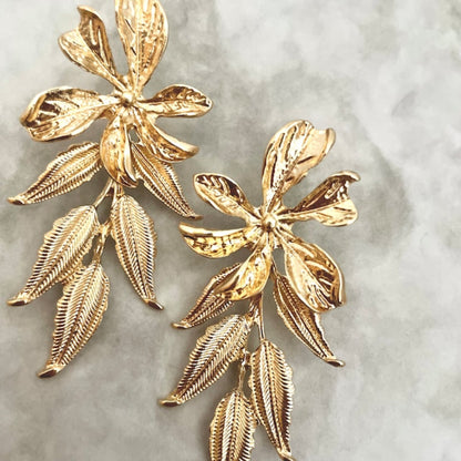 【ピアス・イヤリング】automne ゴールドフラワーピアス 【結婚式 ピアス イヤリング】