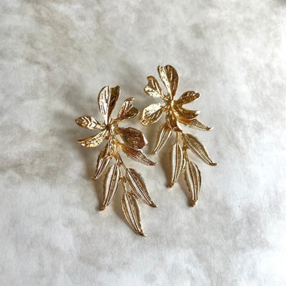 【ピアス・イヤリング】automne ゴールドフラワーピアス 【結婚式 ピアス イヤリング】