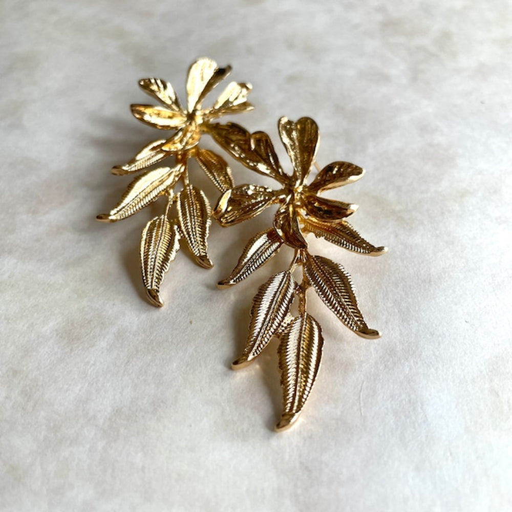 【ピアス・イヤリング】automne ゴールドフラワーピアス 【結婚式 ピアス イヤリング】