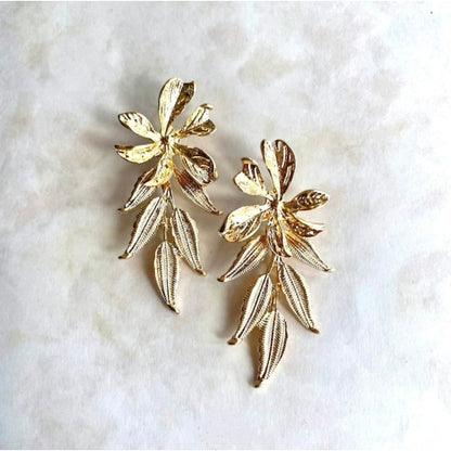 【ピアス・イヤリング】automne ゴールドフラワーピアス 【結婚式 ピアス イヤリング】