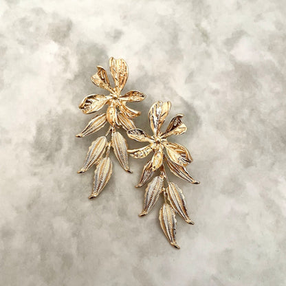【ピアス・イヤリング】automne ゴールドフラワーピアス 【結婚式 ピアス イヤリング】