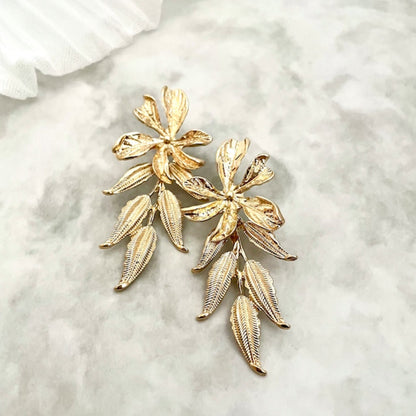【ピアス・イヤリング】automne ゴールドフラワーピアス 【結婚式 ピアス イヤリング】