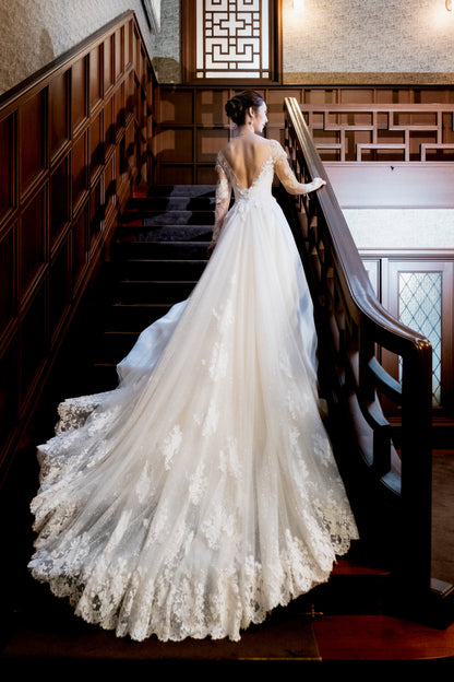 ホワイトリー CB-125【ウェディングドレスレンタル】