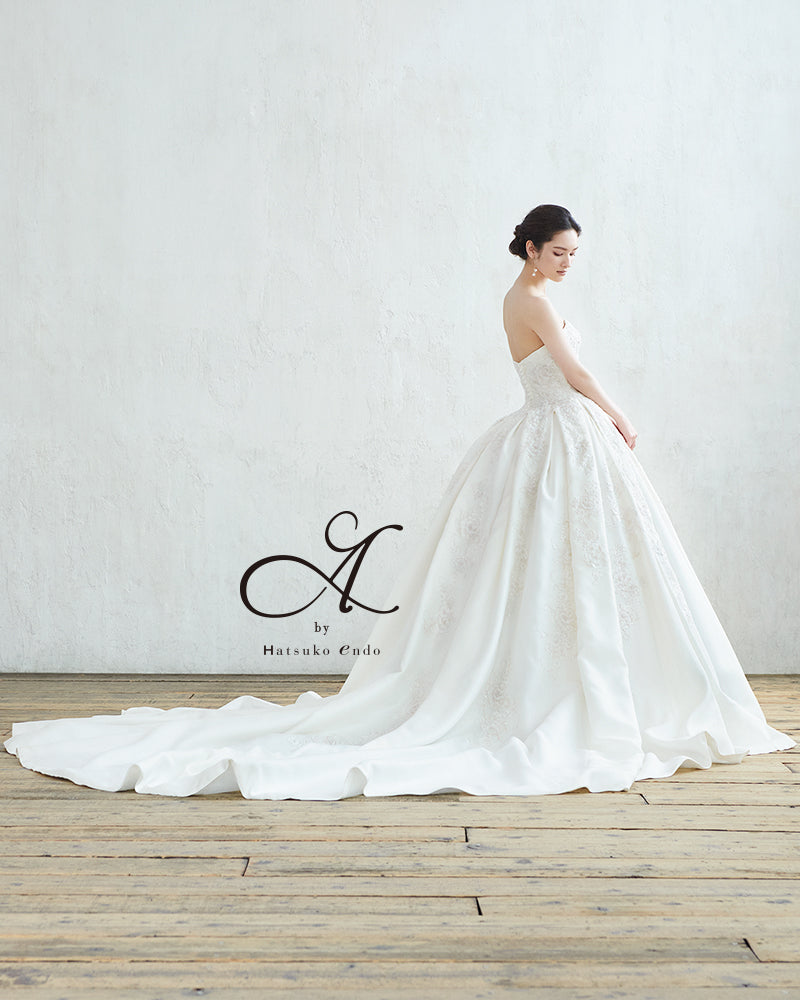 ナディア HE-99(Ivory)【ウェディングドレスレンタル】