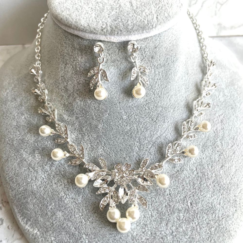 perle silverパールブライダルネックレス&ピアスセット /金属アレルギー対応可能【結婚式 アクセサリーセット】