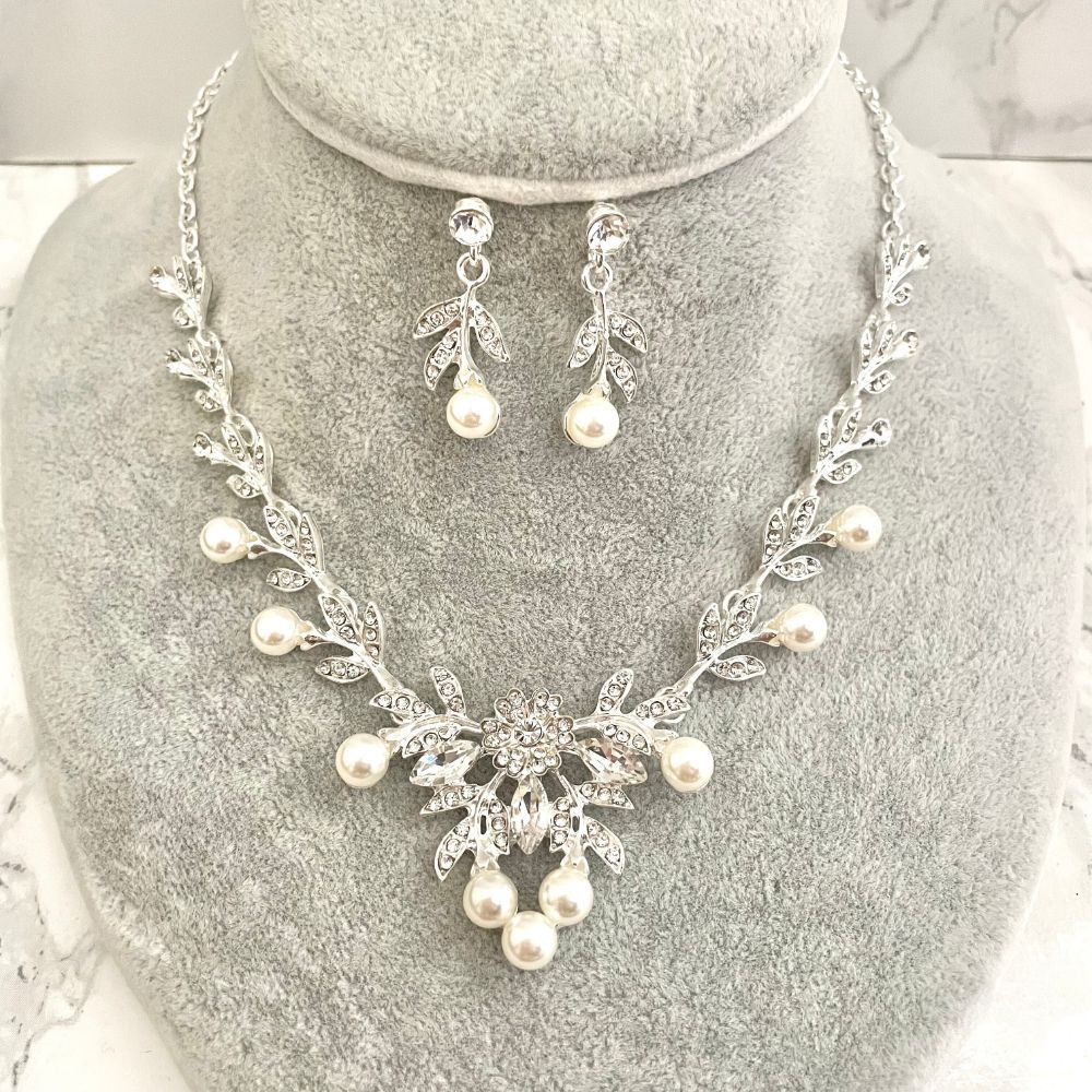 perle silverパールブライダルネックレス&ピアスセット /金属アレルギー対応可能【結婚式 アクセサリーセット】