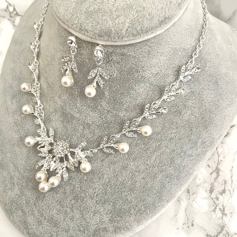 perle silverパールブライダルネックレス&ピアスセット /金属アレルギー対応可能【結婚式 アクセサリーセット】