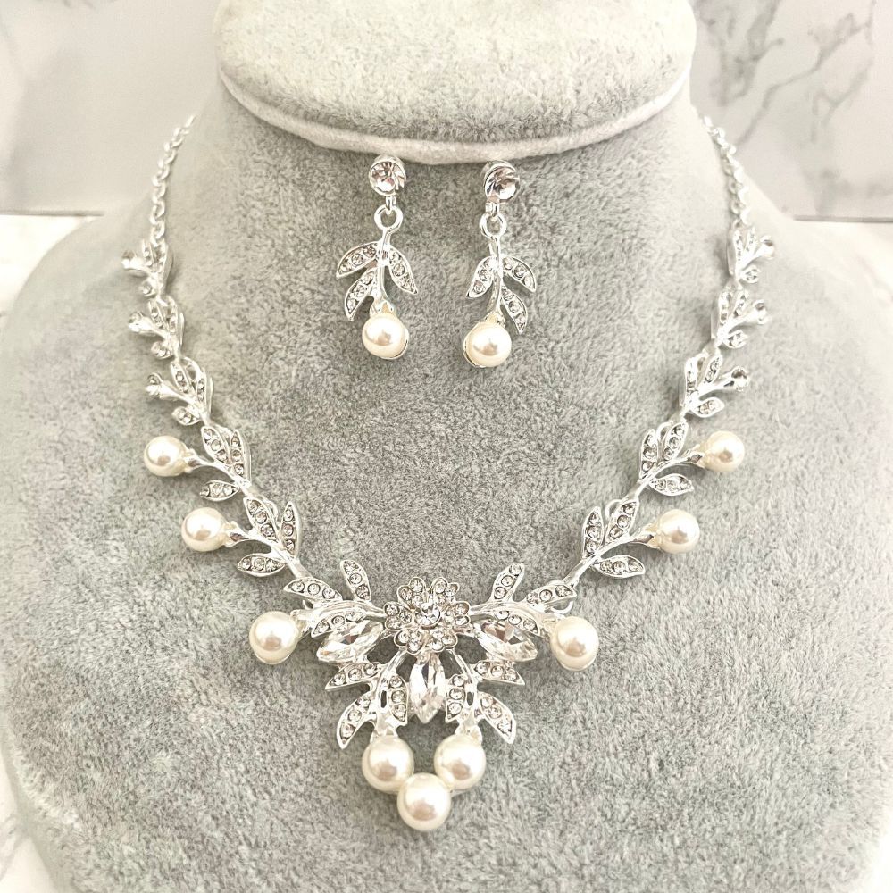 perle silverパールブライダルネックレス&ピアスセット /金属アレルギー対応可能【結婚式 アクセサリーセット】