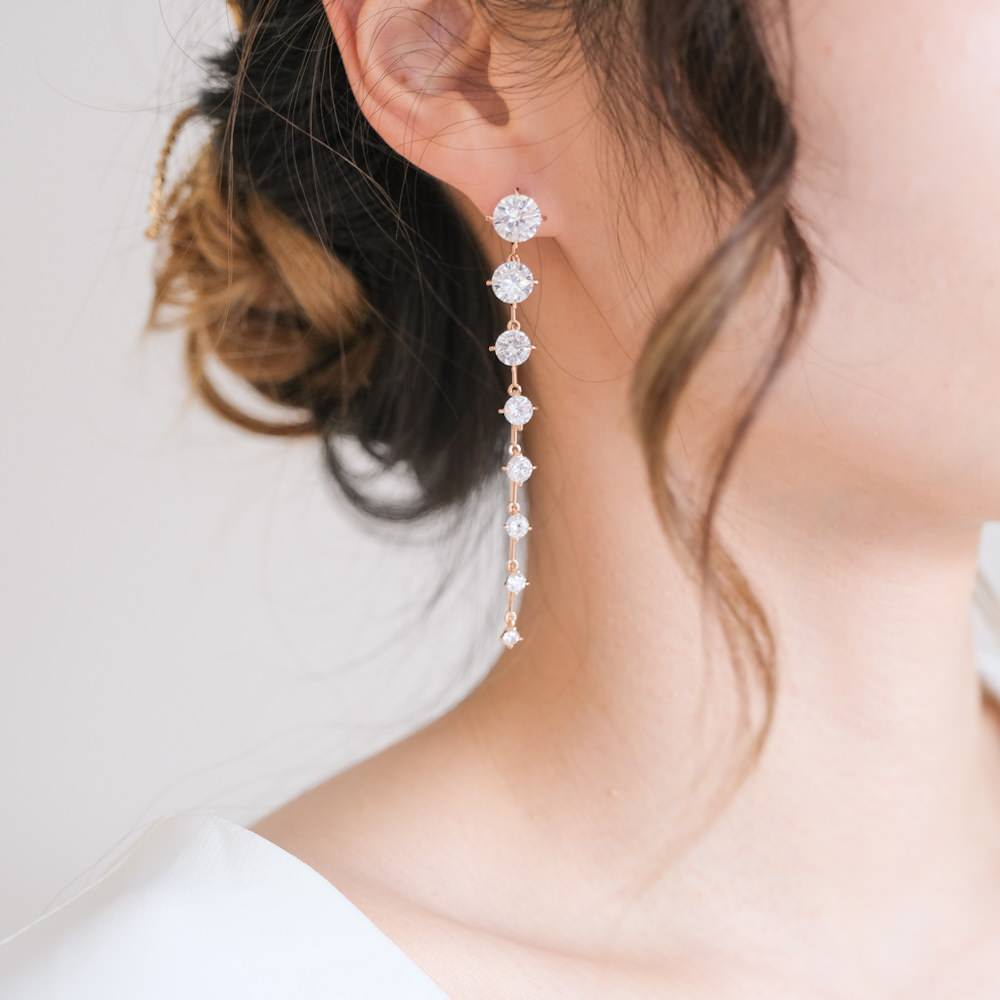 【ピアス】ブライダルピアス ジルコニア ラインピアス ゴールド q11 【結婚式 ピアス イヤリング】