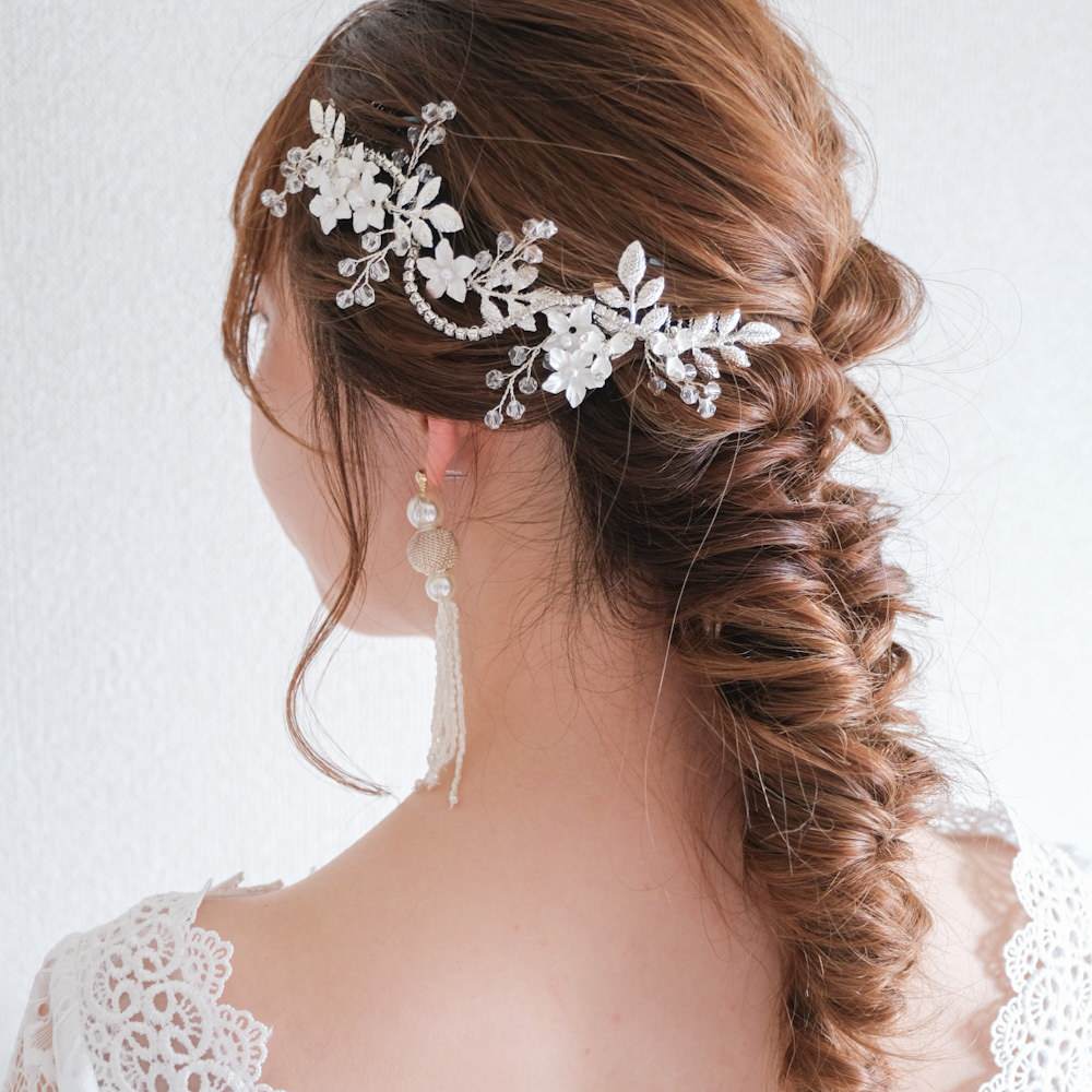 ブライダルヘッドドレス ヘッドコーム ビジュー フラワー リーフ シルバー r5 【結婚式　ヘアアクセサリー】