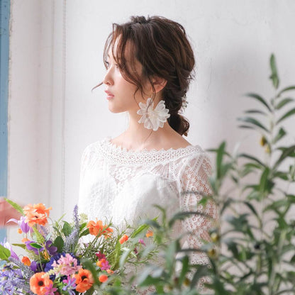 【ピアス】ブライダルピアス フラワーレース ビーズ ホワイト r14 【結婚式 ピアス イヤリング】
