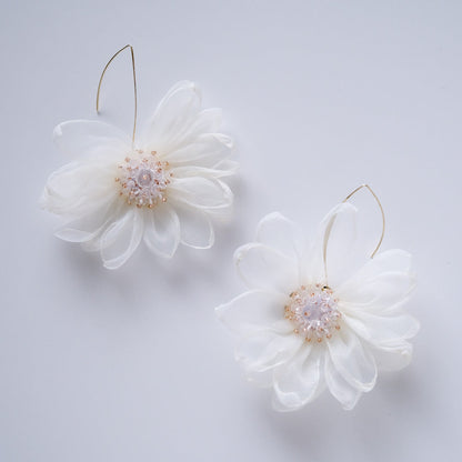 【ピアス】ブライダルピアス フラワーレース ビーズ ホワイト r14 【結婚式 ピアス イヤリング】