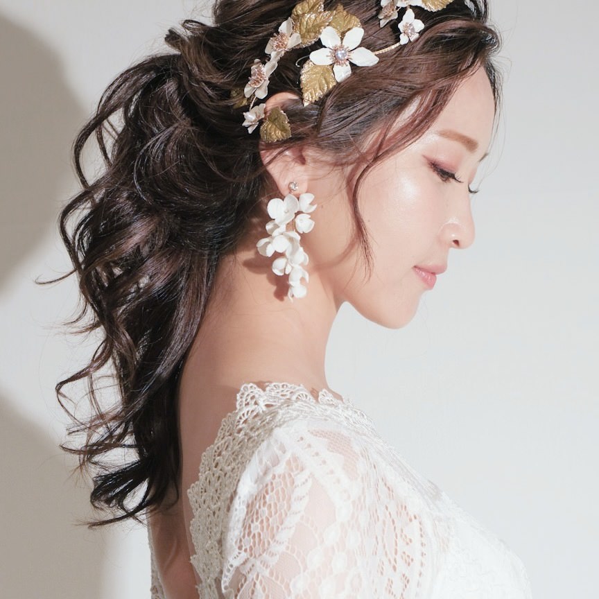 【ピアス】ブライダルピアス ホワイトフラワーピアス 小枝ピアス r15 【結婚式 ピアス イヤリング】